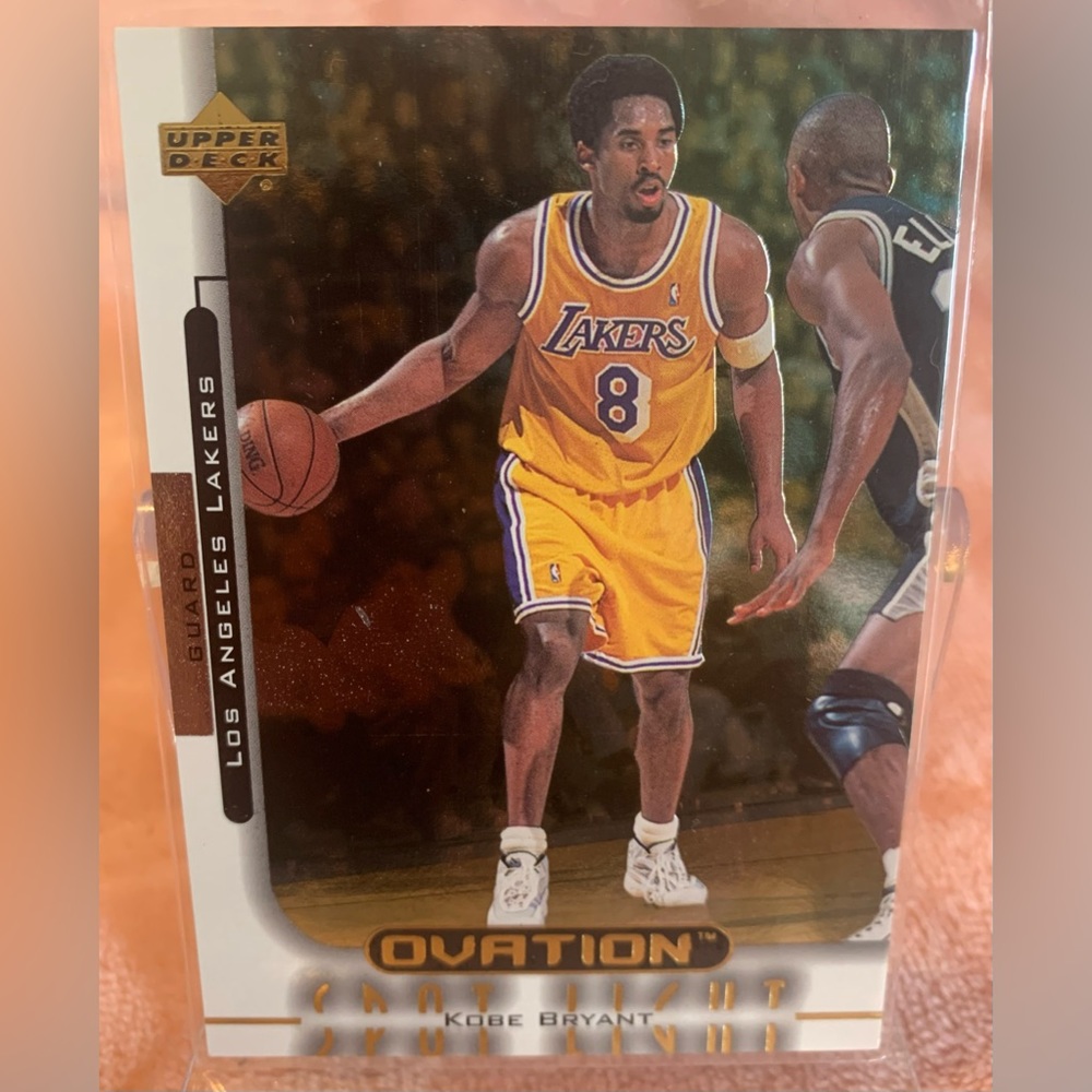 Kobe Bryant 1998-99 Upper Deck Ovation Spotlight #OS3